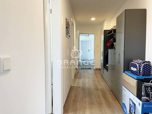 Garderobe und (Schuh)Schränke finden auch im Flur Platz - 