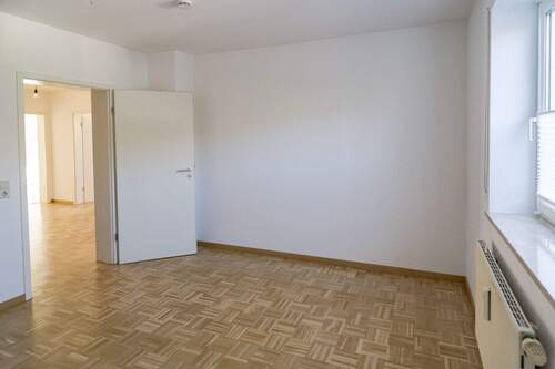 Schlafzimmer_.jpg - 4 Zimmer Etagenwohnung in Konz