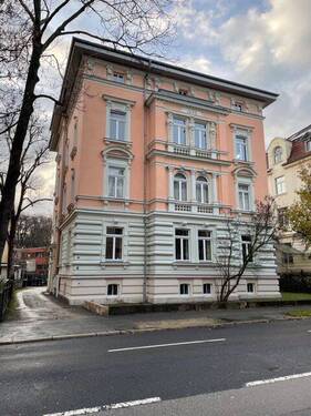 Straßenansicht - AUSSERGEWÖHNLICHE EIGENTUMSWOHNUNG IN DER BELETAGE EINES DENKMALGESCHÜTZTEN PALAZZOS - MADE BY ZAPFE