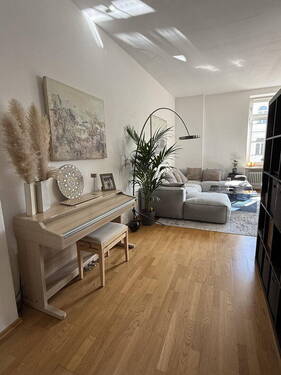 Bild 1 - 2 Zimmer Altbauwohnung vom 13.06-30.11.2026 zu vermieten