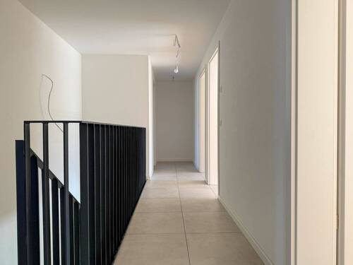 Flur - 5 Zimmer Doppelhaushälfte zum Kaufen in Bad Wildbad