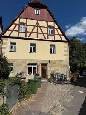 IMG_5410 - Landhausflair trifft moderne Wohnqualität - 3 Zimmer Wohnung im historischen Herzen Heroldsbergs