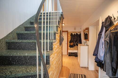 Treppenaufgang - 8 Zimmer Einfamilienhaus zum Kaufen in Klein Offenseth-Sparrieshoop