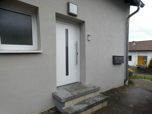 Hauseingang (EG und OG) - 