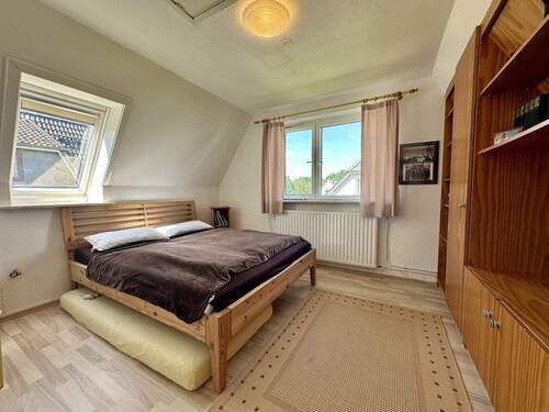 Zimmer DG - Einfamilienhaus mit 141,00 m&sup2; in Norderstedt zum Kaufen