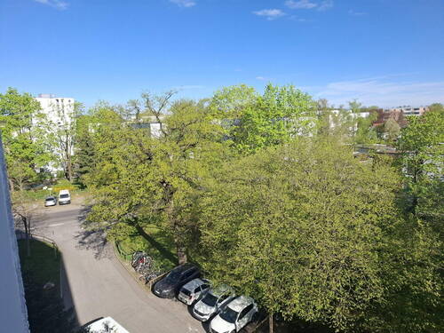Ausblick Wohnzimmer 1 - 2 Zimmer Etagenwohnung zum Kaufen in Fürstenfeldbruck