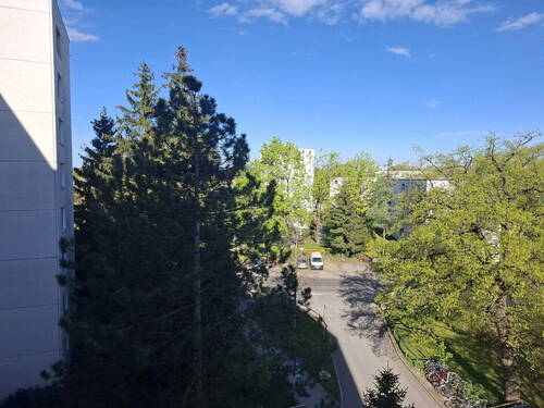 Ausblick Wohnzimmer 2 - 2 Zimmer Etagenwohnung in Fürstenfeldbruck