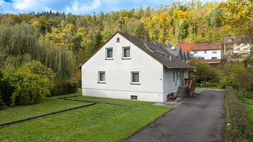 Frontansicht neu - 7 Zimmer Mehrfamilienhaus, Wohnhaus zum Kaufen in Holzkirchen