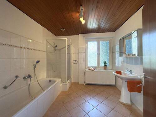 Badezimmer - 2 Zimmer Etagenwohnung in Bad Salzuflen