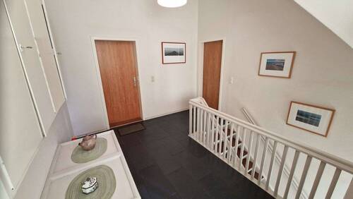 Treppenhaus 1. Etage - 1 Zimmer Mehrfamilienhaus, Wohnhaus in Helmstedt