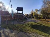 Spielplatz beim Grundstück - 