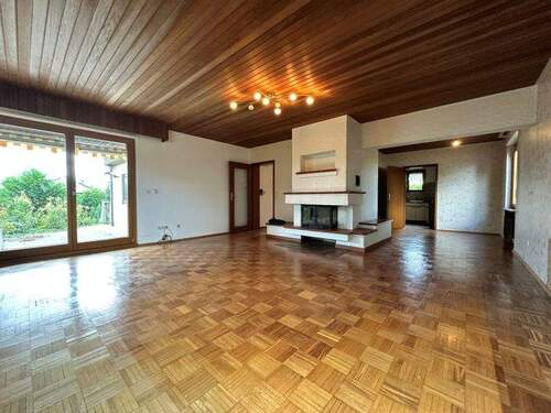 Wohnen und Essen - 6 Zimmer Einfamilienhaus zum Kaufen in Walddorfhäslach