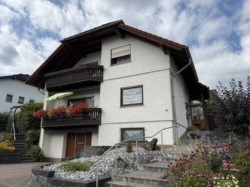 Frontansicht - 5 Zimmer Einfamilienhaus zum Kaufen in Westerburg