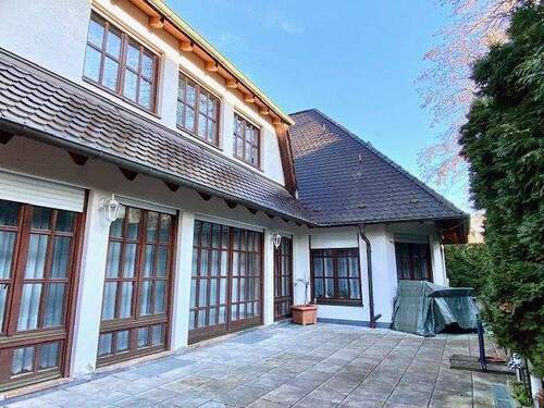 Blick von Terrasse - Mehrfamilienhaus, Wohnhaus mit 239,00 m&sup2; in Nürnberg zum Kaufen