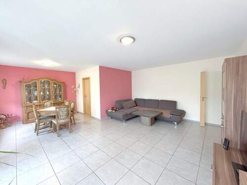 Wohn- und Esbereich - 3 Zimmer Etagenwohnung zum Kaufen in Trier