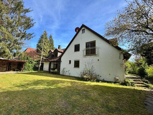 Haus Rückansicht & Garten hinten - 