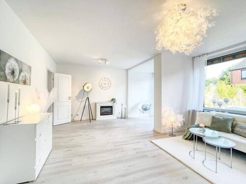 WOHNZIMMER - **Schmuckstück in Bad Homburg**sofort bezugsfrei