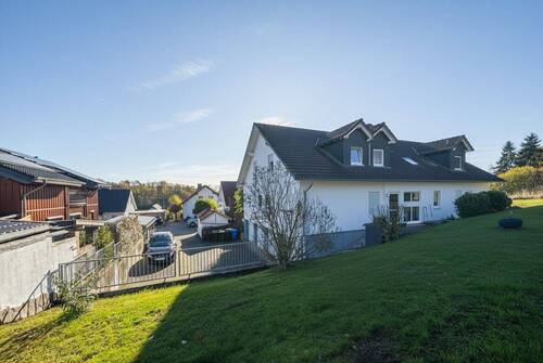 Gesamtansicht - 3 Zimmer Etagenwohnung zum Kaufen in Hambach