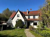 Haus Frontansicht - 975 m² in Rückersdorf 