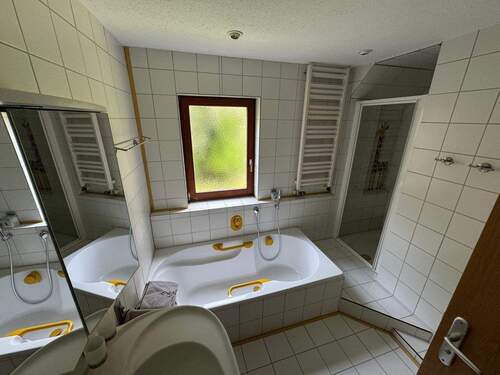 Badezimmer (EG) - 