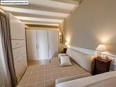 Schlafzimmer Studio b KI generiert - 