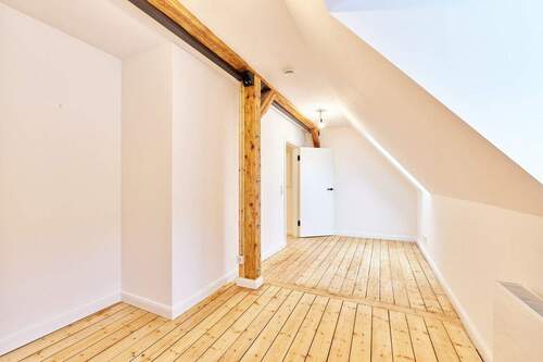 Whg. 2. DG - Zimmer - 