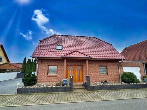 Hausansicht - 4 Zimmer Einfamilienhaus in Springe