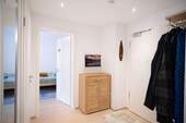 Diele mit Zugang zum Schlafzimmer, Badezimmer und Wohn- Esszimmer - 