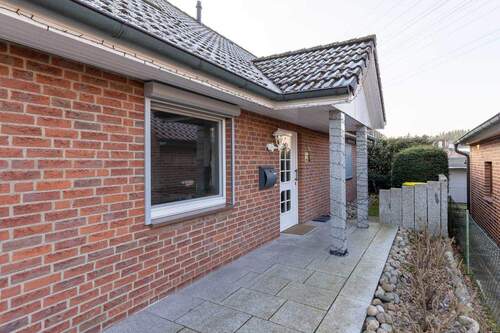 Eingang - Einfamilienhaus mit 180,00 m&sup2; in Adendorf zum Kaufen