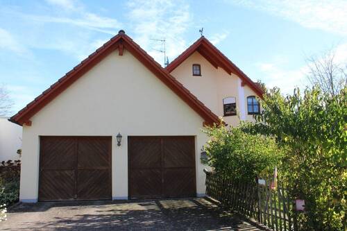 Doppelgarage mit viel Stauraum - 