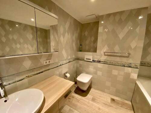 Bad mit Delfter - Fliesen - 