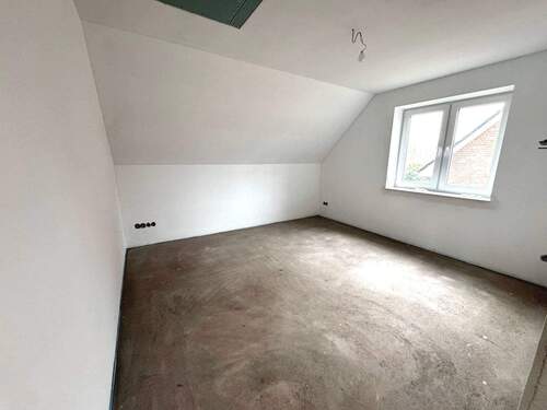 im OG wird einheitlicher Bodenbelag verlegt.jpg - 