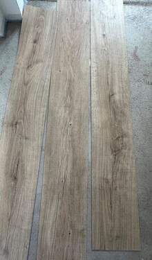 Als künftiger Fußboden wird im Obergeschoss dieser - 