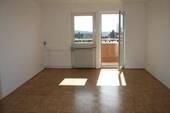 Wohnzimmer - Beispielbild - 3 Zimmer Etagenwohnung in Nürnberg