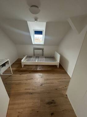 Schlafzimmer 2 - 5 Zimmer Etagenwohnung in Nürnberg