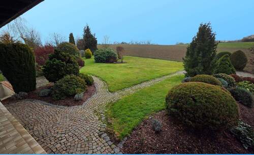 Blick von der Terrasse - 7 Zimmer Einfamilienhaus in Büdingen Vonhausen