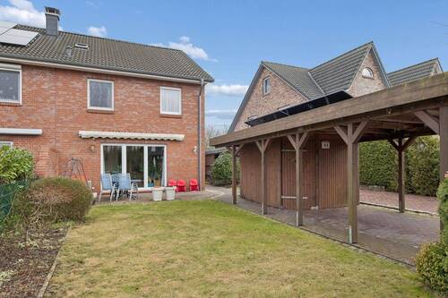 Hausansicht - 5 Zimmer Doppelhaushälfte zum Kaufen in Pinneberg