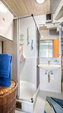 EG Badezimmer 1 2 - 