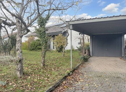 Garage mit Carport - 
