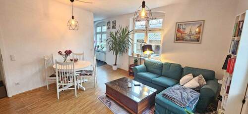 Wohnzimmer - 2 Zimmer Etagenwohnung in Amberg