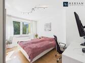 Schlafzimmer I - 2 Zimmer Etagenwohnung zum Kaufen in Aachen