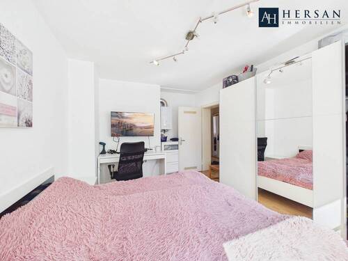 Schlafzimmer I - 2 Zimmer Etagenwohnung in Aachen