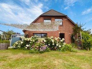 Ansicht und Garten - 6 Zimmer Einfamilienhaus zur Miete in Sylt
