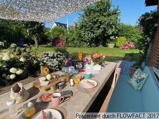 Terrasse mit Blick in den Garten - 6 Zimmer Einfamilienhaus in Sylt