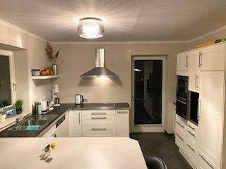 Küche mit Zugang zur Terrasse - 