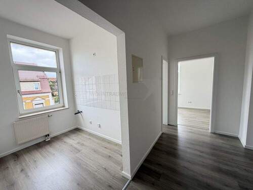 Flur mit Küche - 2 Zimmer Etagenwohnung in Meerane