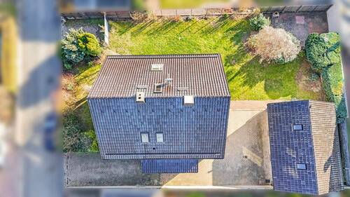Hausansicht_oben - 1 Zimmer Mehrfamilienhaus, Wohnhaus in Pattensen