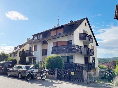 Blickrichtung N/W - Seltene Gelegenheit: 5 Zimmer-Wohnung mit Garage und zwei Balkonen in Kaltental!