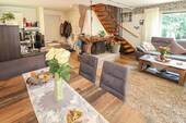 Wohnzimmer mit Kamin - 