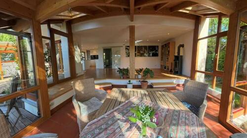 Wohn-/Essbereich, Blick Küche - 7 Zimmer Einfamilienhaus zum Kaufen in Marxzell